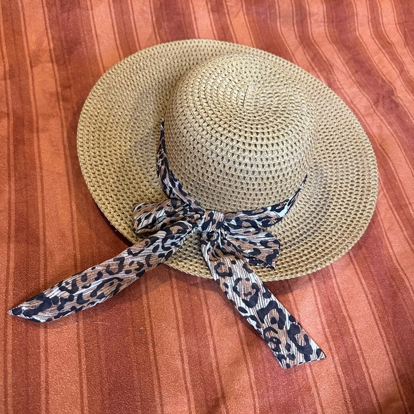 Sun N’ Sand Straw Sun Hat Wide Brim Leopard Print Scarf Ribbon Bow Women’ - Picture 4 of 7